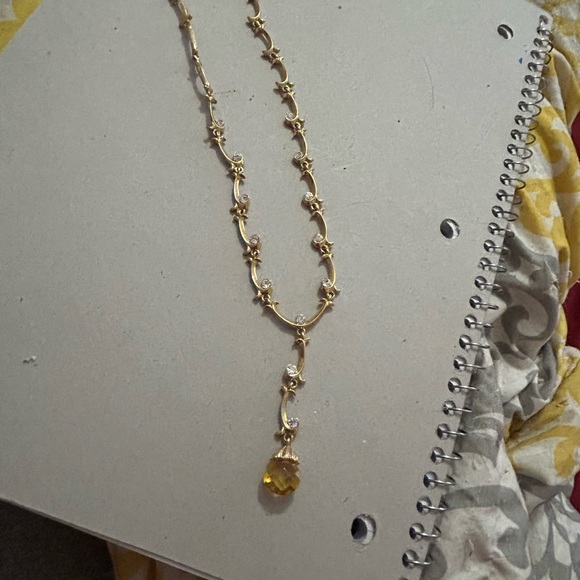 Vintage Avon necklace - Picture 2 of 3